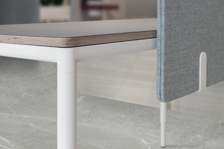 C9 Desk