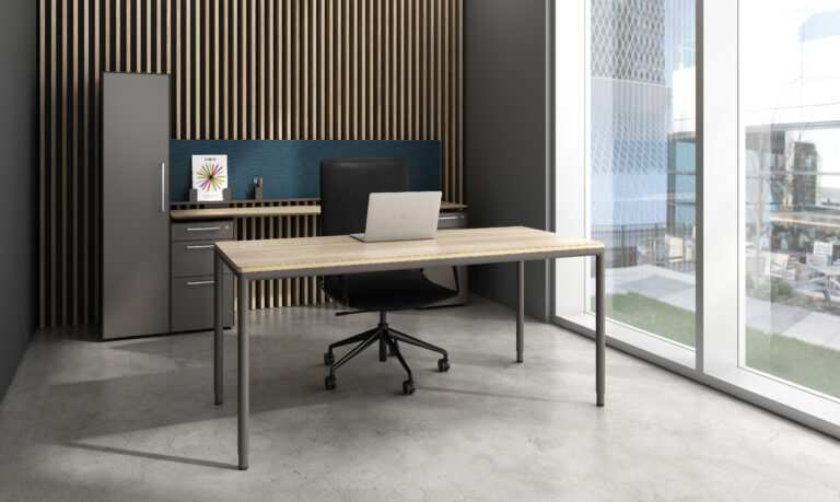 C9 Desk