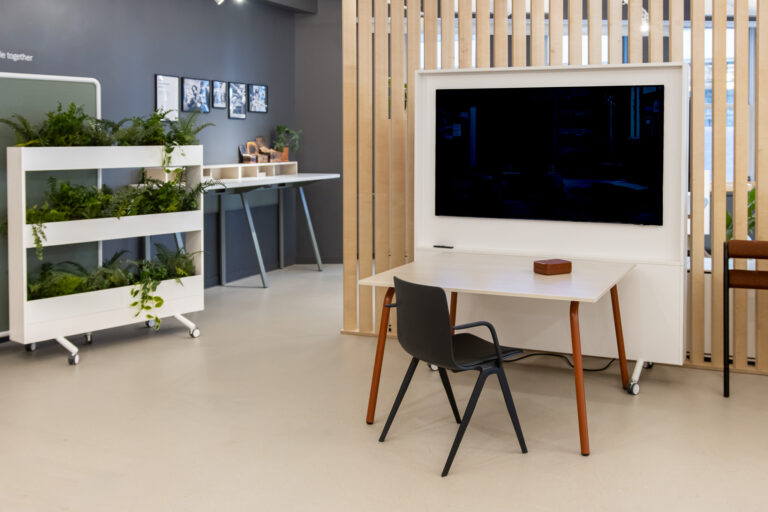 Allé Meet Table